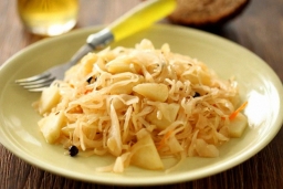 Квашеная капуста с яблоками.